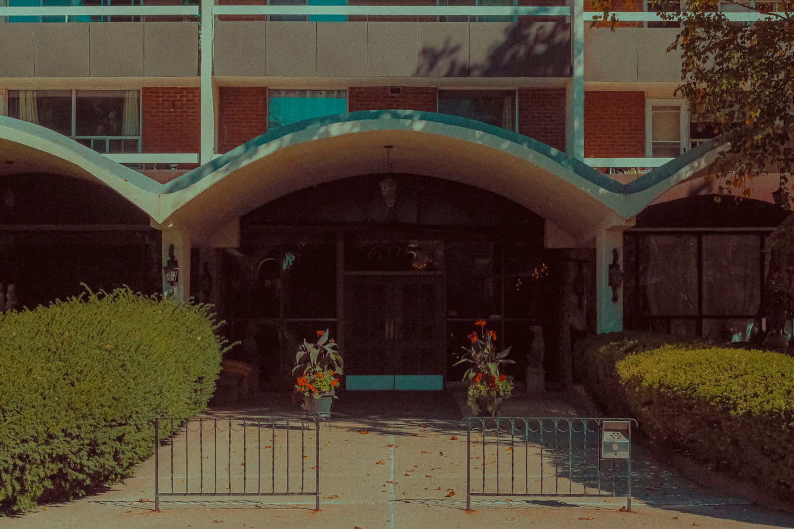 Encino apartment buildings