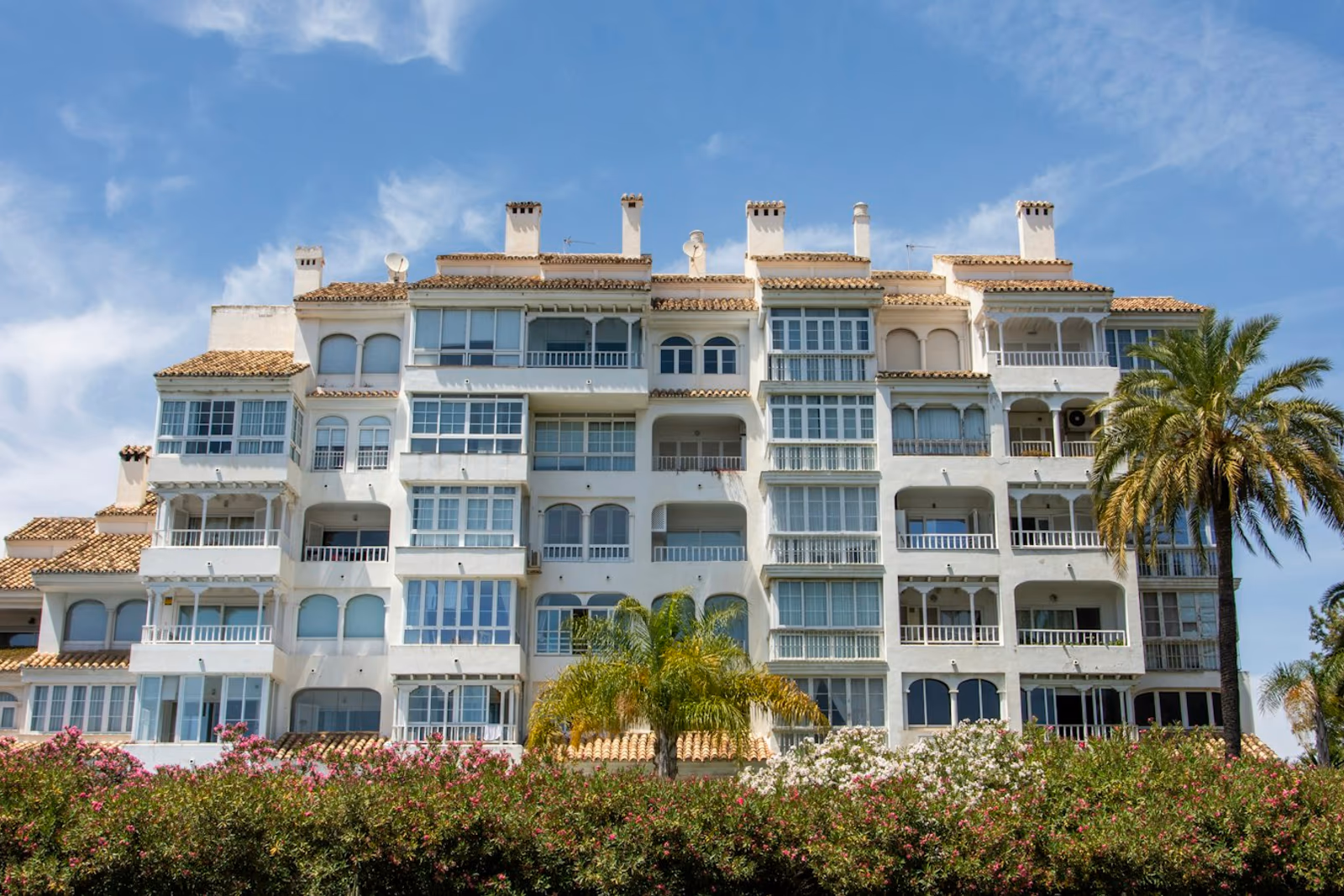 Larchmont Village apartment buildings
