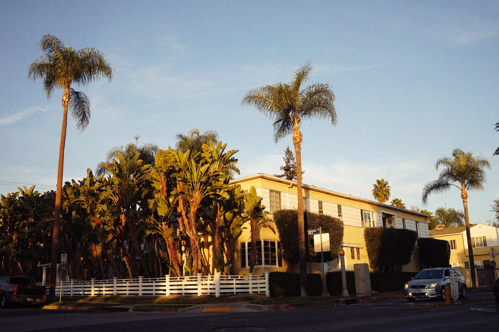 Mar Vista apartment buildings